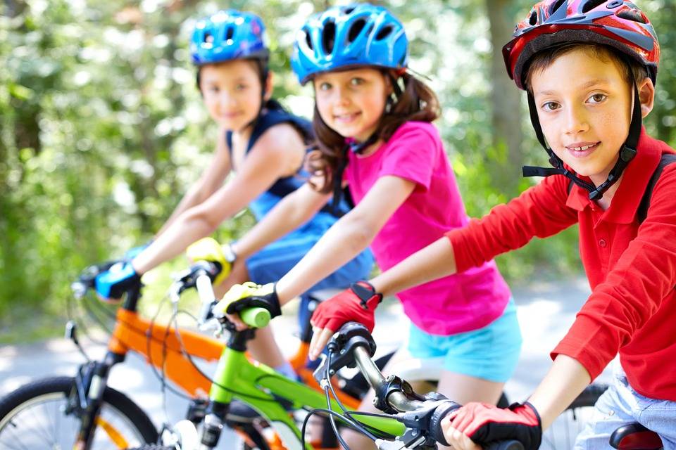 Kinderen fietsen te weinig - tips voor het vergroten van hun fietsveiligheid