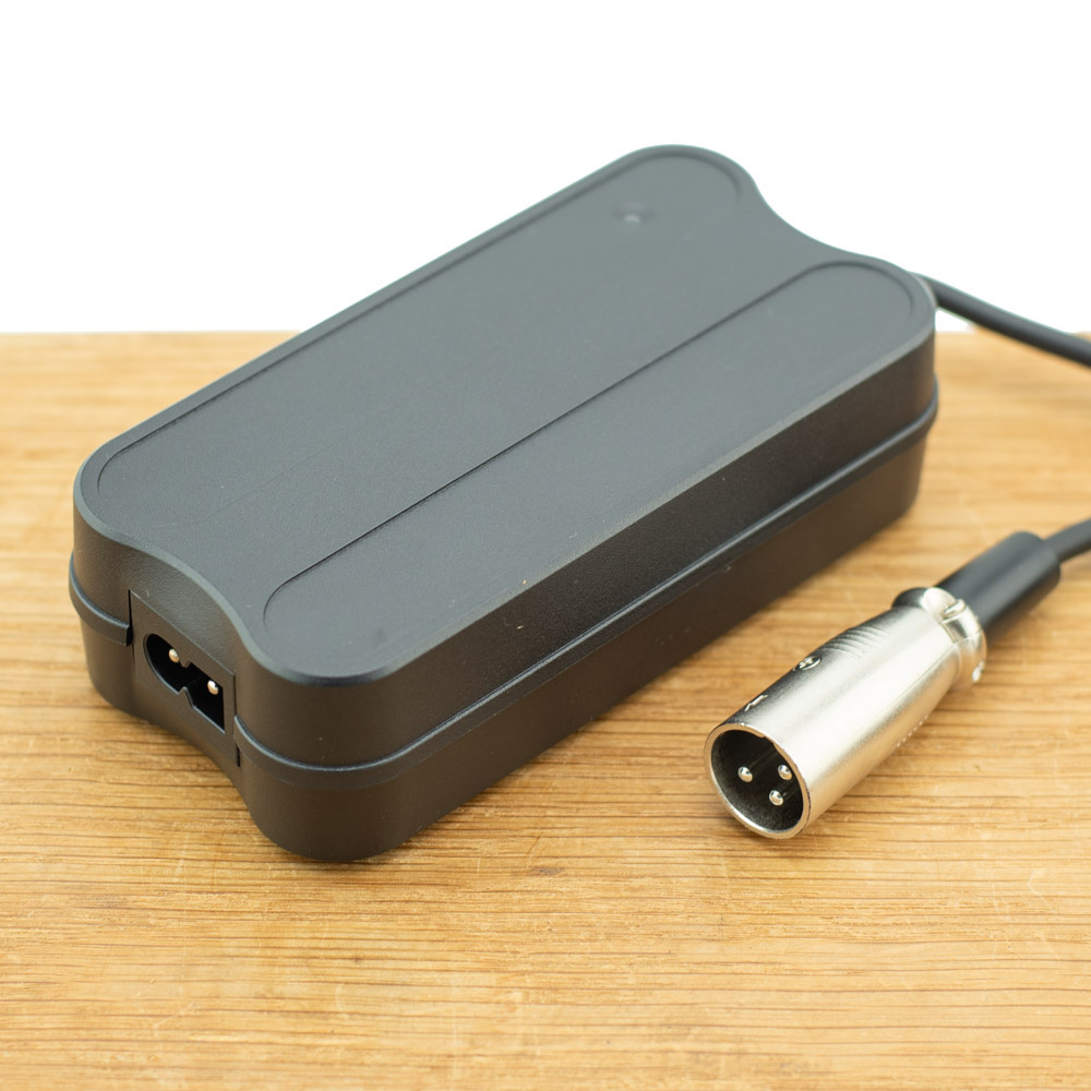 fiets acculader 29,4V 2A XLR 3-polig afbeelding