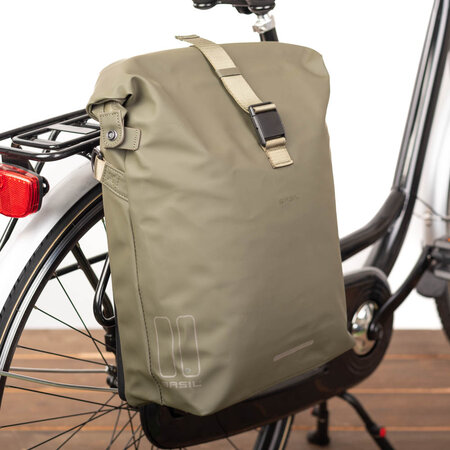 Basil Enkele fietstas SoHo Nordlicht MIK Studs 17L Mosgroen