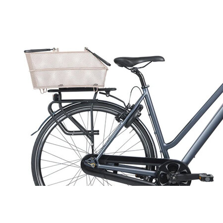Basil Fietsmand Cento MIK Nude Metallic - Voor achterop