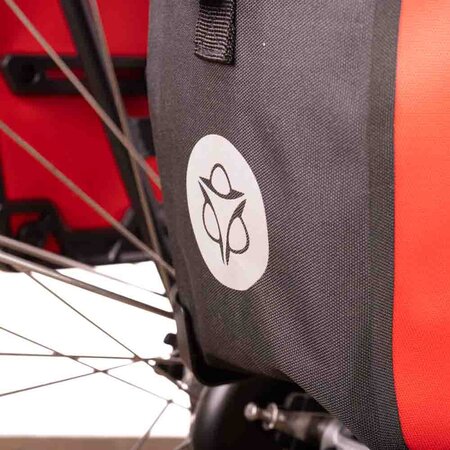 AGU Enkele fietstas Shelter Clean Medium 32L Rood  CG - Set van twee tassen