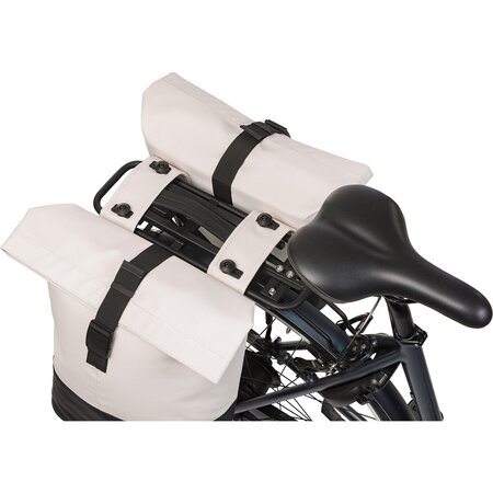 Basil Dubbele Fietstas Cove MIK 2.0 28-32L Wit/Zwart