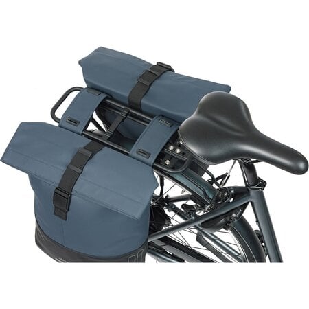 Basil Dubbele Fietstas Cove 28-32L Marineblauw/Zwart