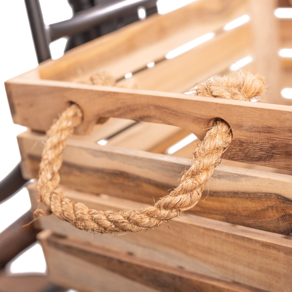 Deze houten fietskrat is bijzonder want met touw