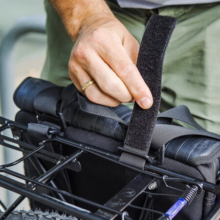 Shad Revive Messenger Bag 8L Zwart