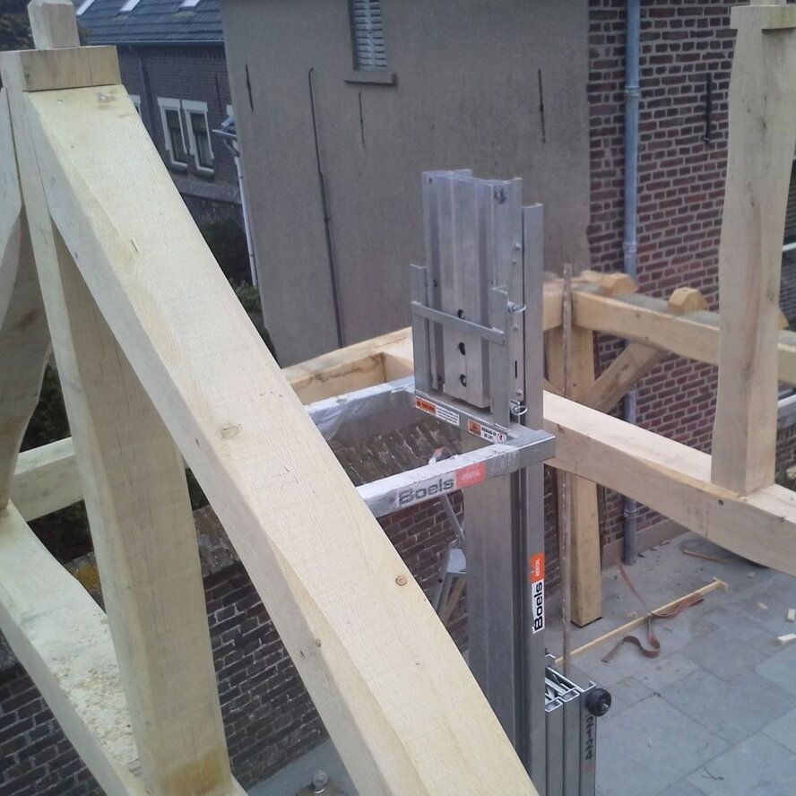 Oude eiken balk - 190x190 mm - rustiek geschaafde kanten - balk voor buiten - verouderd eikenhout AD 20-25% Oude eiken balk - 190x190 mm - rustiek geschaafde kanten - balk voor buiten - verouderd eikenhout AD 20-25%