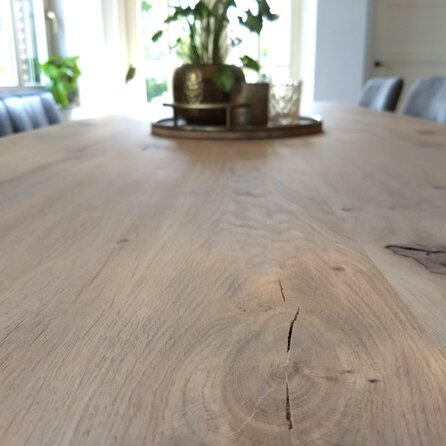 Eiken tafelblad met verjongde rand - diverse afmetingen - XXL lamellen - rustiek eikenhout - 2,5 cm dik (1 laag massief) - 8-12% KD - voor binnen