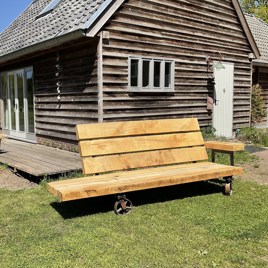 Eiken balk - 100x200 mm - fijnbezaagd / ruw - balk voor buiten - eikenhout AD 20-25% Eiken balk - 100x200 mm - fijnbezaagd / ruw - balk voor buiten - eikenhout AD 20-25%