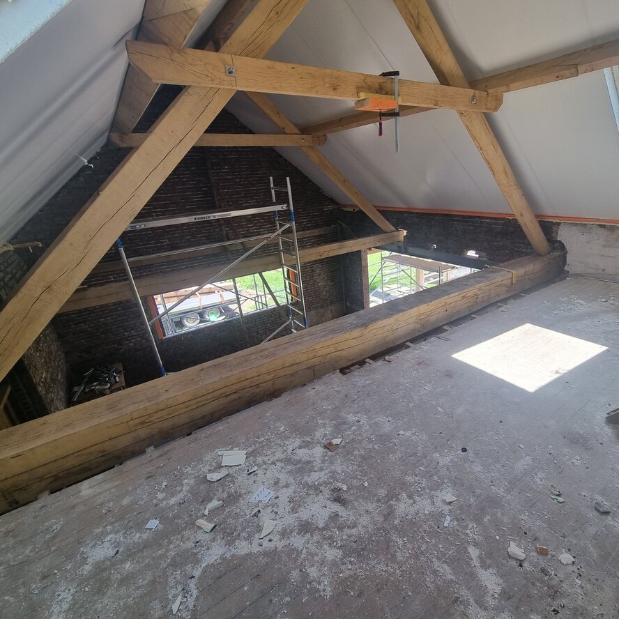 Eiken balk - 70x200 mm - fijnbezaagd / ruw - balk voor buiten - eikenhout AD 20-25% Eiken balk - 70x200 mm - fijnbezaagd / ruw - balk voor buiten - eikenhout AD 20-25%