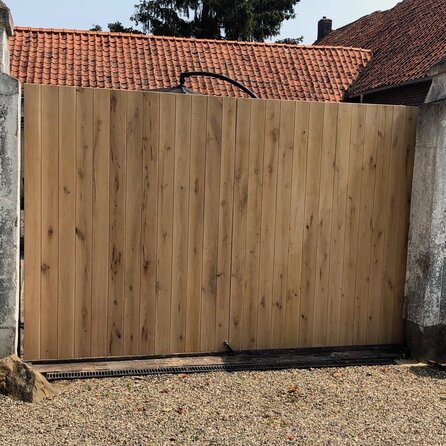 Eiken vellingdeel - 18x120 mm - geschaafd - mes en groef plank - eikenhout KD 18-20% Eiken vellingdeel - 18x120 mm - geschaafd - mes en groef plank - eikenhout KD 18-20%