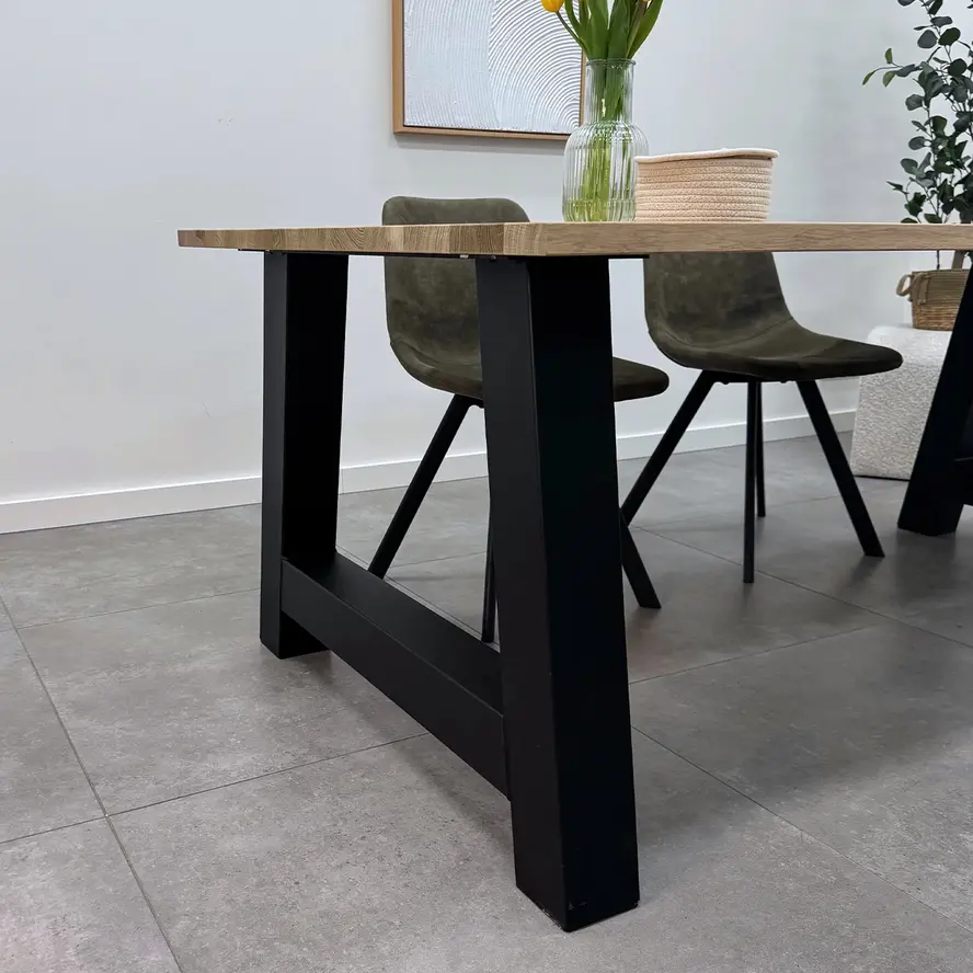 Zwarte A-poten (set) - staal / ijzer - 10x10 cm - hoogte: 72 cm - breedte (montageplaat): 78 cm - breedte (onderzijde): 95 cm - tafelpoot metaal zwart gecoat Zwarte A-poten (set) - staal / ijzer - 10x10 cm - hoogte: 72 cm - breedte (montageplaat): 78 cm - breedte (onderzijde): 95 cm - tafelpoot metaal zwart gecoat