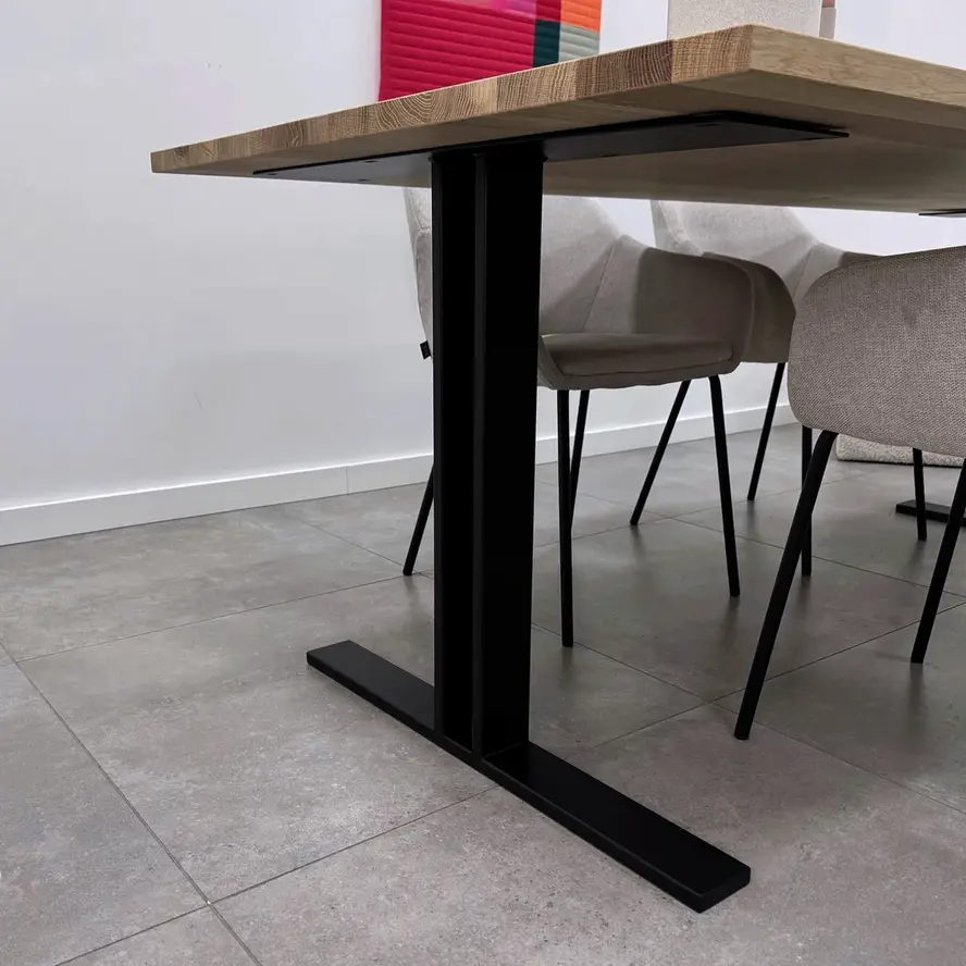 Zwarte T-poten (set) - staal / ijzer - 2x8 cm - hoogte: 72 cm - breedte (montageplaat): 78 cm - tafelpoot metaal zwart gecoat Zwarte T-poten (set) - staal / ijzer - 2x8 cm - hoogte: 72 cm - breedte (montageplaat): 78 cm - tafelpoot metaal zwart gecoat