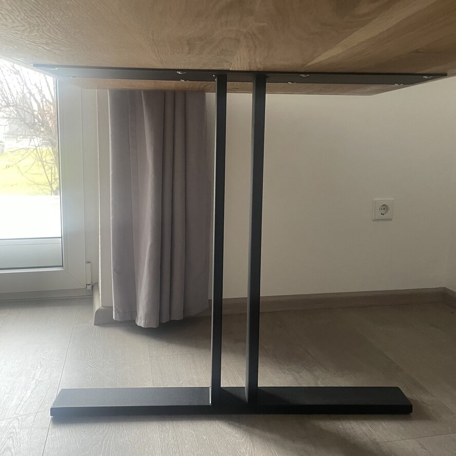 Zwarte T-poten (set) - staal / ijzer - 2x8 cm - hoogte: 72 cm - breedte (montageplaat): 78 cm - tafelpoot metaal zwart gecoat Zwarte T-poten (set) - staal / ijzer - 2x8 cm - hoogte: 72 cm - breedte (montageplaat): 78 cm - tafelpoot metaal zwart gecoat