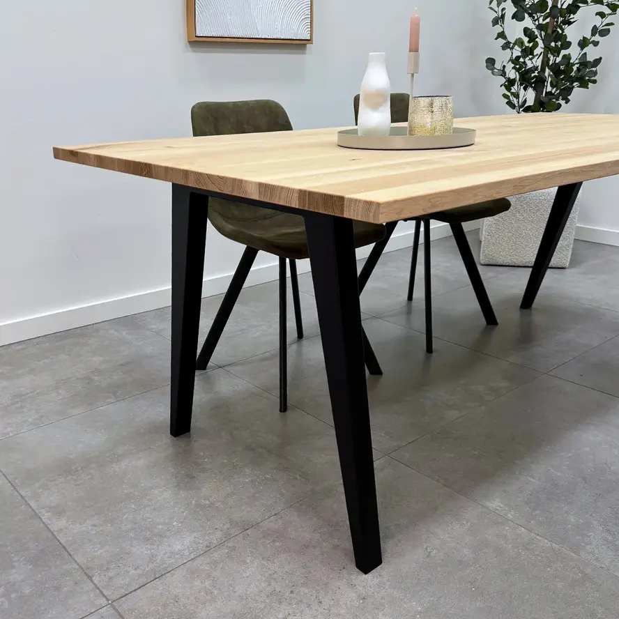 Zwarte N-poten (set) - staal / ijzer - schuine koker - hoogte: 72 cm - breedte (montageplaat): 78 cm - breedte (onderzijde): 74 cm - tafelpoot metaal zwart gecoat Zwarte N-poten (set) - staal / ijzer - schuine koker - hoogte: 72 cm - breedte (montageplaat): 78 cm - breedte (onderzijde): 74 cm - tafelpoot metaal zwart gecoat