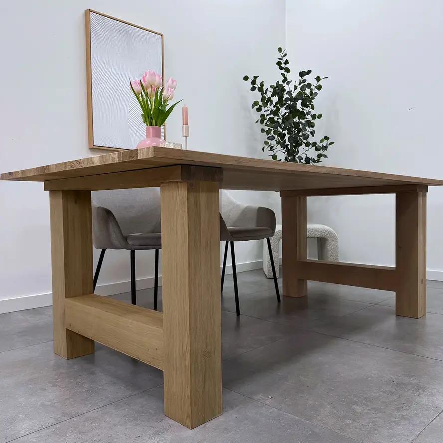 Eiken H-poot SET (2 stuks) 12x12 cm - 72 cm hoog - 88 cm breed - Rustiek licht geborsteld - H-tafelpoot 12% KD Europees eikenhout Eiken H-poot SET (2 stuks) 12x12 cm - 72 cm hoog - 88 cm breed - Rustiek licht geborsteld - H-tafelpoot 12% KD Europees eikenhout