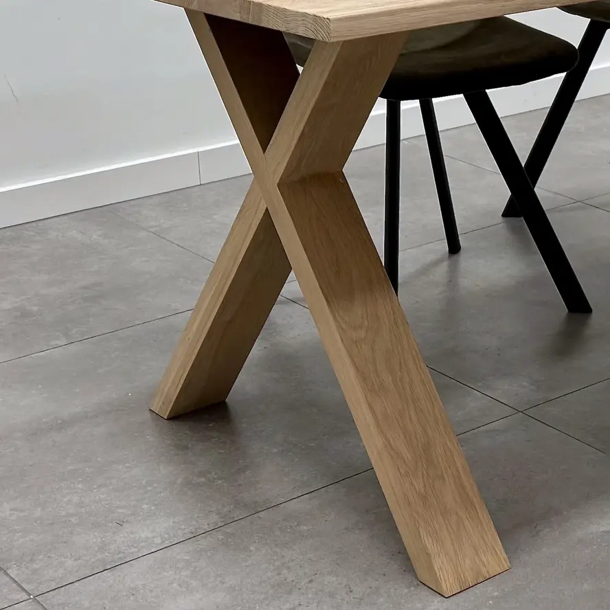 Eiken kruispoot SET (2 stuks) 10x4 cm - 72 cm hoog - 77 cm breed onderzijde - 78 cm breed bovenzijde - X-tafelpoot 12% KD Europees eikenhout Eiken kruispoot SET (2 stuks) 10x4 cm - 72 cm hoog - 77 cm breed onderzijde - 78 cm breed bovenzijde - X-tafelpoot 12% KD Europees eikenhout