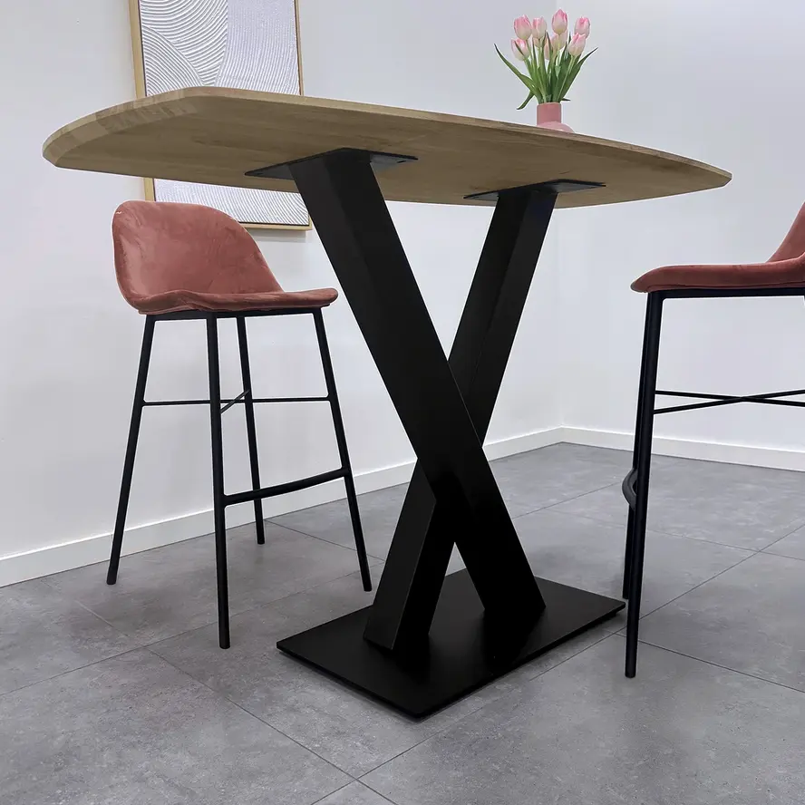 Stalen statafel onderstel V / X poot op voet - 3-DELIG met schroefbevestiging - 10x10 cm - 48x82 cm (bovenzijde) - 100 cm hoog - 45x70 cm (voet)plaatafmeting - Zwart gepoedercoat Stalen statafel onderstel V / X poot op voet - 3-DELIG met schroefbevestiging - 10x10 cm - 48x82 cm (bovenzijde) - 100 cm hoog - 45x70 cm (voet)plaatafmeting - Zwart gepoedercoat