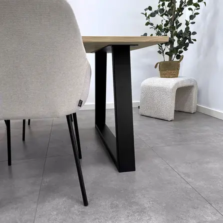 Zwarte trapezium poten (set) - staal / ijzer - 4x10 cm - hoogte: 72 cm - breedte (montageplaat): 78 cm - breedte (onderzijde): 95 cm - tafelpoot metaal zwart gecoat
