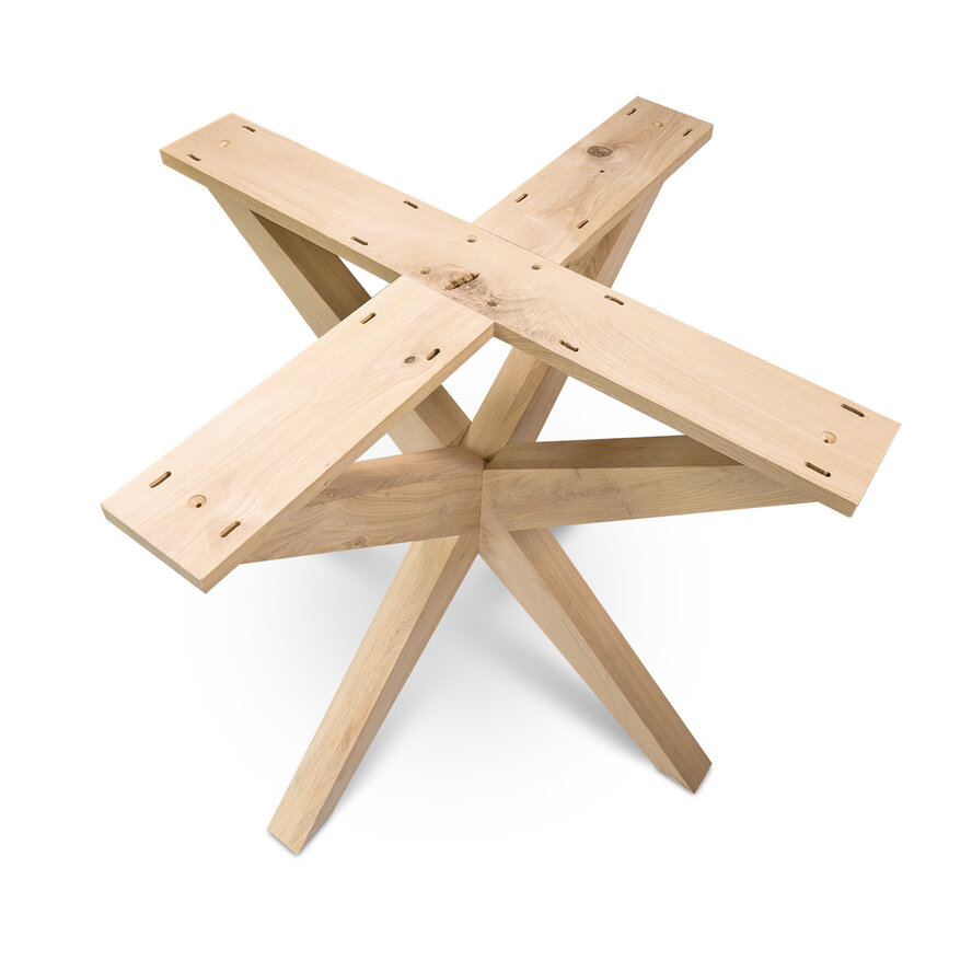 Eiken dubbele kruispoot - schuine poten - 72 cm hoog - 90x90 cm - Rustiek eiken - 3D kruis / X-poot - 12% KD Europees eikenhout Eiken dubbele kruispoot - schuine poten - 72 cm hoog - 90x90 cm - Rustiek eiken - 3D kruis / X-poot - 12% KD Europees eikenhout