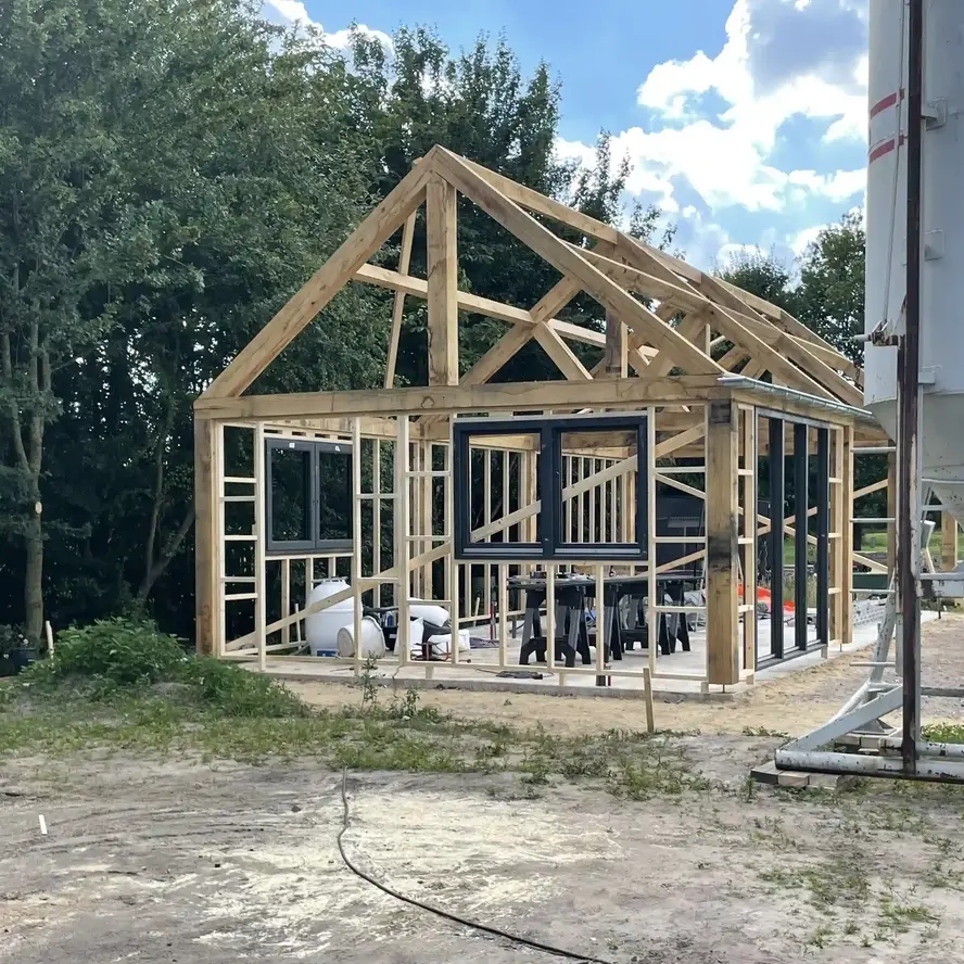 Eiken balk - 150x150 mm - fijnbezaagd / ruw - balk voor buiten - eikenhout AD 20-25% Eiken balk - 150x150 mm - fijnbezaagd / ruw - balk voor buiten - eikenhout AD 20-25%