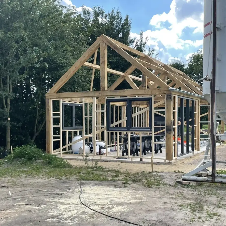Eiken balk - 300x300 mm - fijnbezaagd / ruw - balk voor buiten - eikenhout AD 20-25% Eiken balk - 300x300 mm - fijnbezaagd / ruw - balk voor buiten - eikenhout AD 20-25%