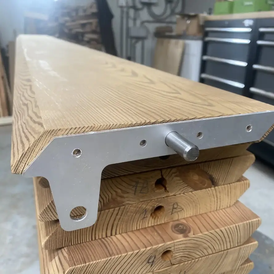 Thermo grenen plank - 32x200 mm - fijnbezaagd / ruw - plank voor buiten - thermisch gemodificeerd grenenhout KD 8-12% Thermo grenen plank - 32x200 mm - fijnbezaagd / ruw - plank voor buiten - thermisch gemodificeerd grenenhout KD 8-12%