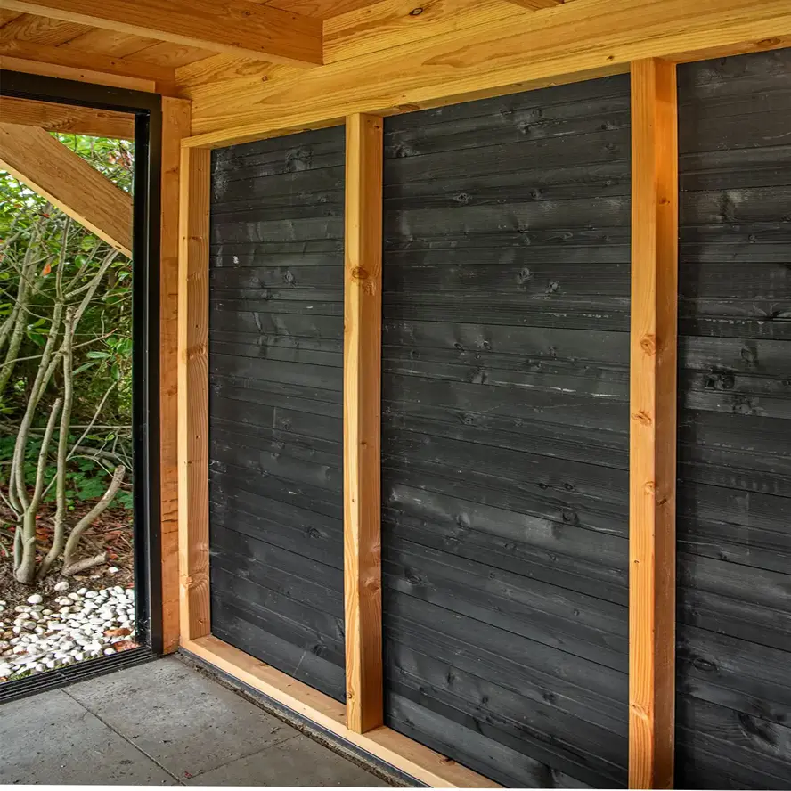 Zwart gebeitst vuren Zweeds rabat - 11-22x180 mm - ruwe zichtzijde - potdeksel plank - zwart vurenhout KD 18-20% Zwart gebeitst vuren Zweeds rabat - 11-22x180 mm - ruwe zichtzijde - potdeksel plank - zwart vurenhout KD 18-20%