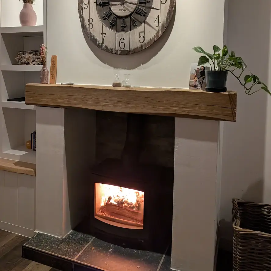 Oude eiken balk - 190x190 mm - gerookt - balk voor binnen / beschut buiten - verouderd eikenhout AD 20-25% Oude eiken balk - 190x190 mm - gerookt - balk voor binnen / beschut buiten - verouderd eikenhout AD 20-25%