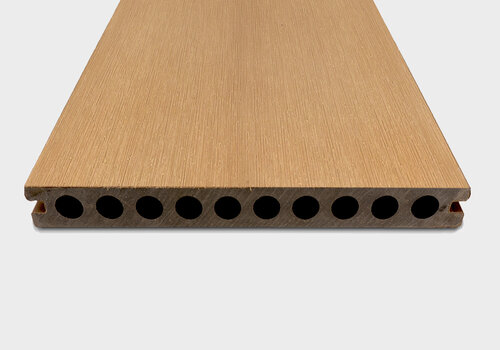 Composiet vlonderplank hol bij HOUTvakman - licht van gewicht & voordelig, maar verrassend sterk & stabiel - voor de meeste buitenvloeren, terrassen & vlonders!