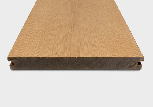 Composiet vlonderplank massief bij HOUTvakman - duurzaam, sterk & robuust - voor een buitenvloer, terras & vlonder dat intensief gebruikt en zwaar belast wordt!