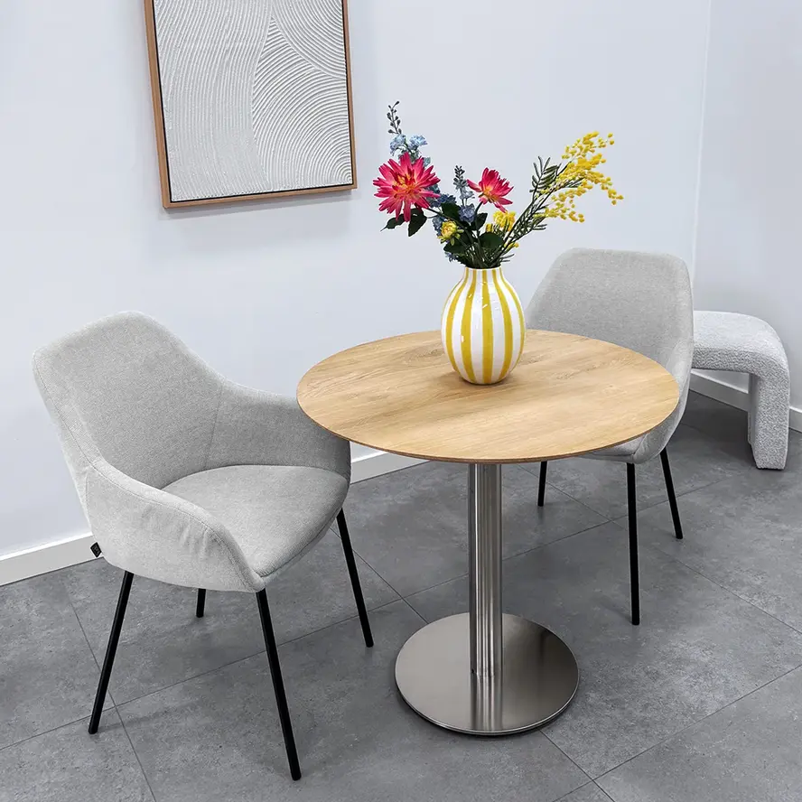 Gietijzeren (horeca)tafel onderstel rond RVS look - op voet - diameter 8 cm - 72 cm hoog - diameter 43 cm (voet)plaatafmeting - RVS look (glad) gecoat Gietijzeren (horeca)tafel onderstel rond RVS look - op voet - diameter 8 cm - 72 cm hoog - diameter 43 cm (voet)plaatafmeting - RVS look (glad) gecoat