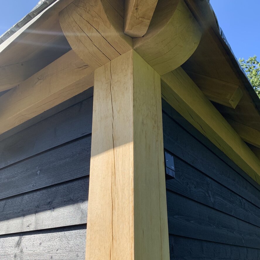 Eiken balk - 110x110 mm - geschaafd - balk voor buiten - eikenhout AD 20-25% Eiken balk - 110x110 mm - geschaafd - balk voor buiten - eikenhout AD 20-25%