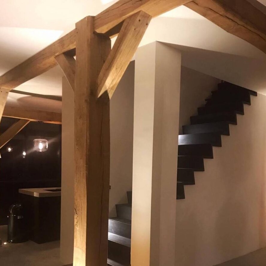 Oude eiken balk - 65x240 mm - geborsteld - balk voor buiten - verouderd eikenhout AD 20-25% Oude eiken balk - 65x240 mm - geborsteld - balk voor buiten - verouderd eikenhout AD 20-25%