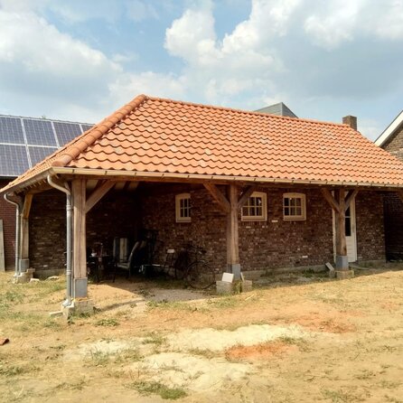 Oude eiken balk - 65x240 mm - rustiek geschaafde kanten - balk voor buiten - verouderd eikenhout AD 20-25% Oude eiken balk - 65x240 mm - rustiek geschaafde kanten - balk voor buiten - verouderd eikenhout AD 20-25%