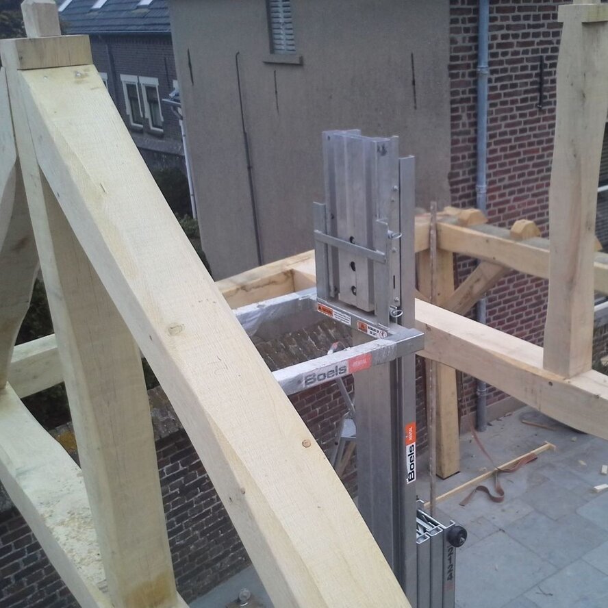 Oude eiken balk - 65x140 mm - rustiek geschaafde kanten - balk voor buiten - verouderd eikenhout AD 20-25% Oude eiken balk - 65x140 mm - rustiek geschaafde kanten - balk voor buiten - verouderd eikenhout AD 20-25%