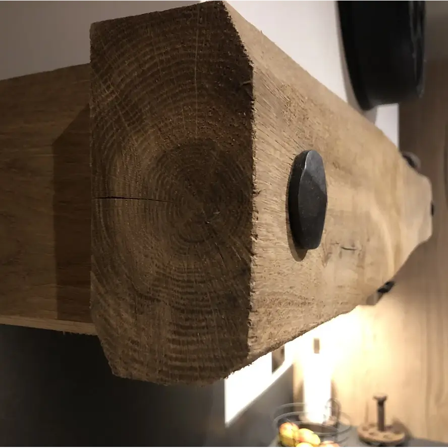 Oude eiken balk - 65x190 mm - gerookt - balk voor binnen / beschut buiten - verouderd eikenhout AD 20-25% Oude eiken balk - 65x190 mm - gerookt - balk voor binnen / beschut buiten - verouderd eikenhout AD 20-25%