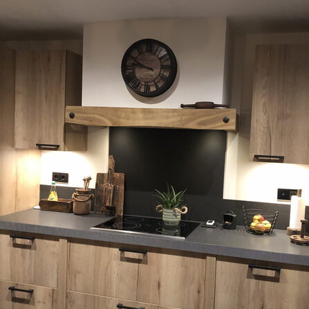 Oude eiken balk - 90x90 mm - gerookt - balk voor binnen / beschut buiten - verouderd eikenhout AD 20-25%