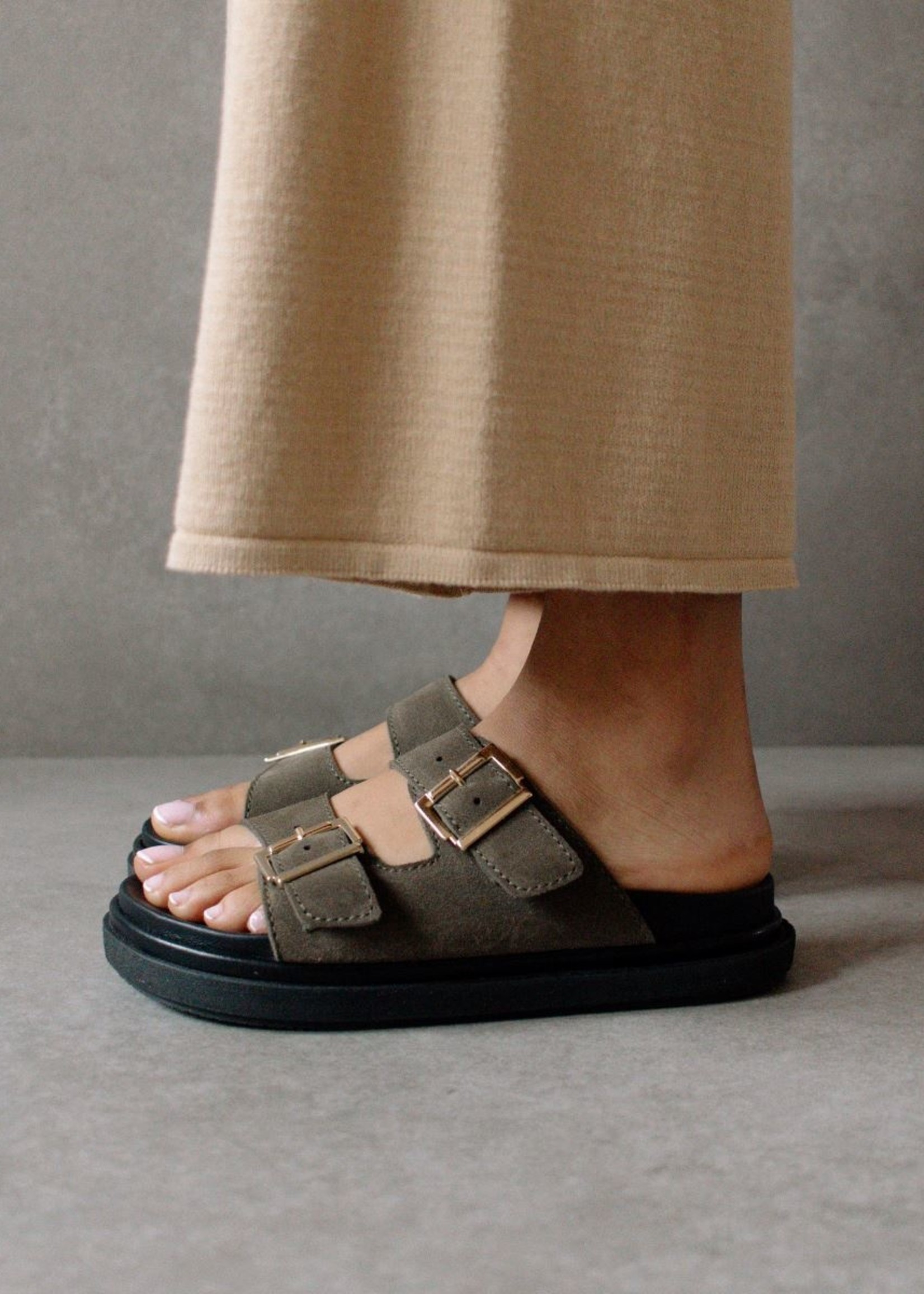 Alohas Buckle Strap Suede Khaki - MOOD conceptstore