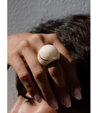 Adorn Bone & Horn Big Ring / size 16