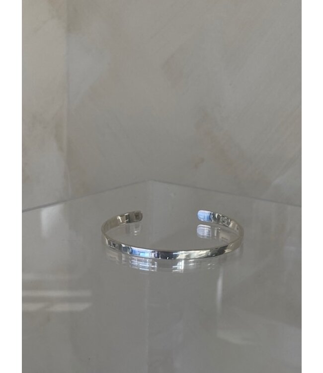 Adorn Flat Cuff Large High Polish Silver
