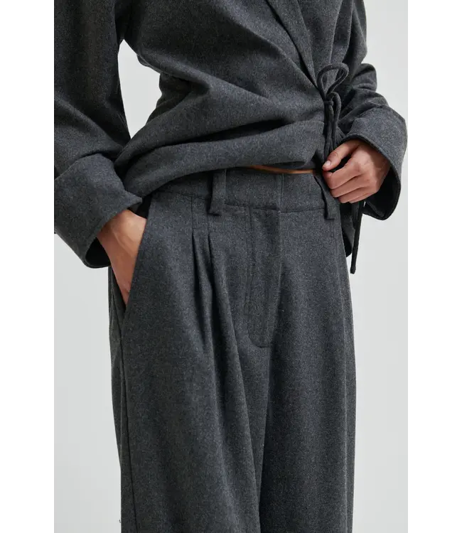 Second Female Milea trousers :l/ Size L