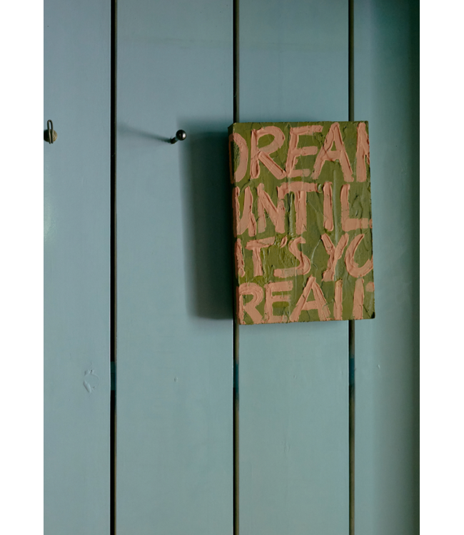 HKliving Pocket exhibit: Manifest (21x3x30cm)