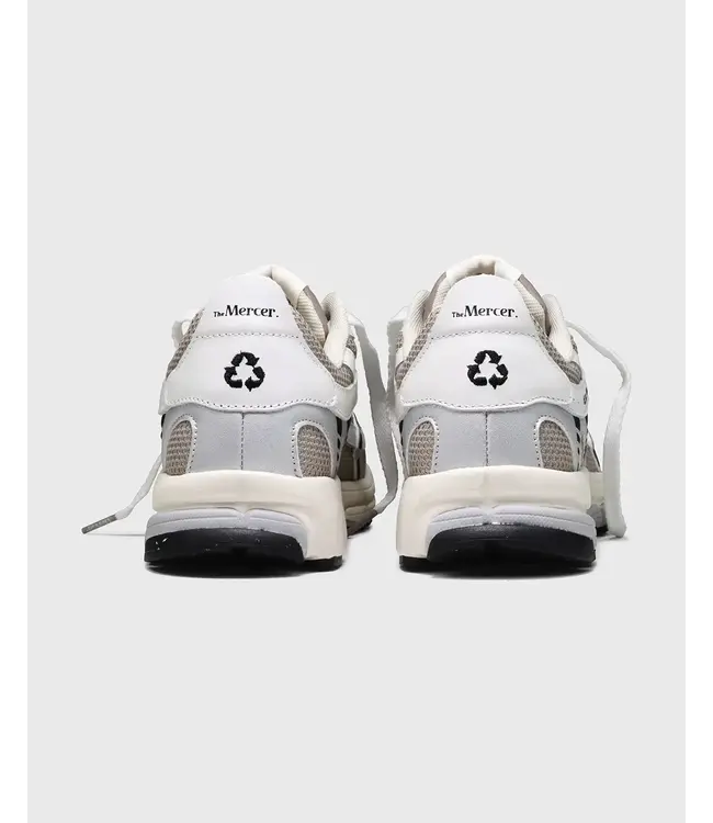 Mercer Amsterdam The Re-Run White Silver / size 38