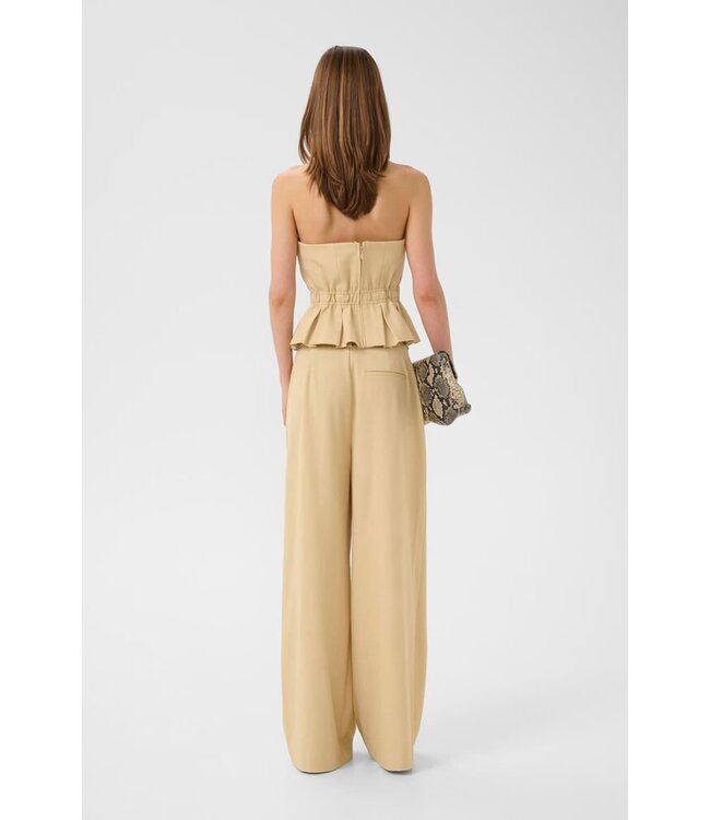 Gestuz Stacy corsage