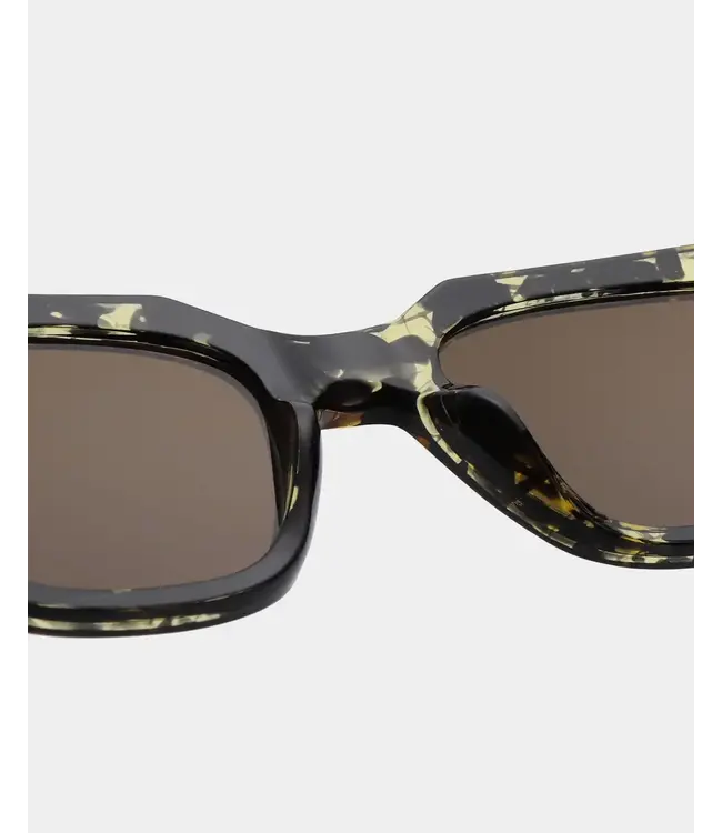 A.Kjaerbede Kaws - Yellow Tortoise