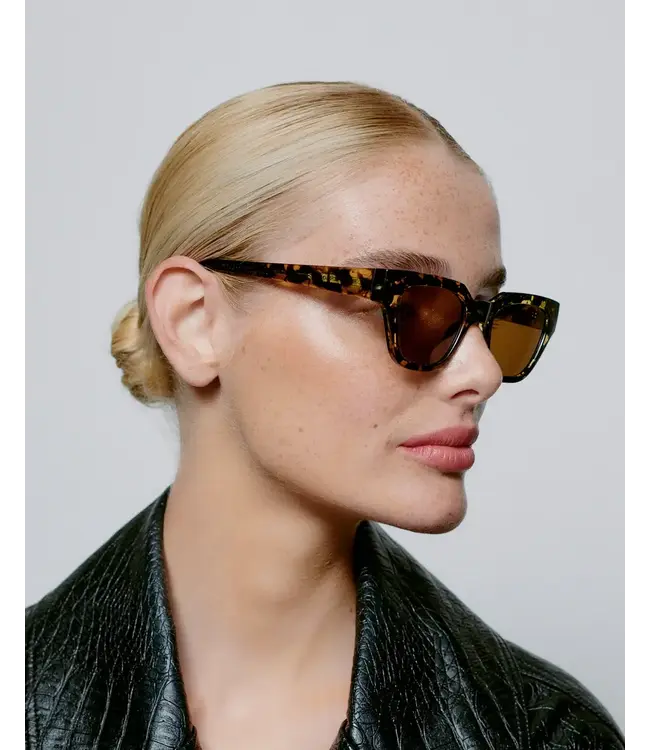 A.Kjaerbede Kaws - Yellow Tortoise