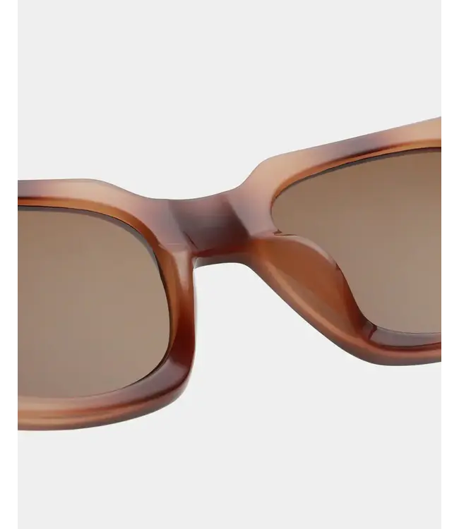 A.Kjaerbede Nancy - Demi Brown