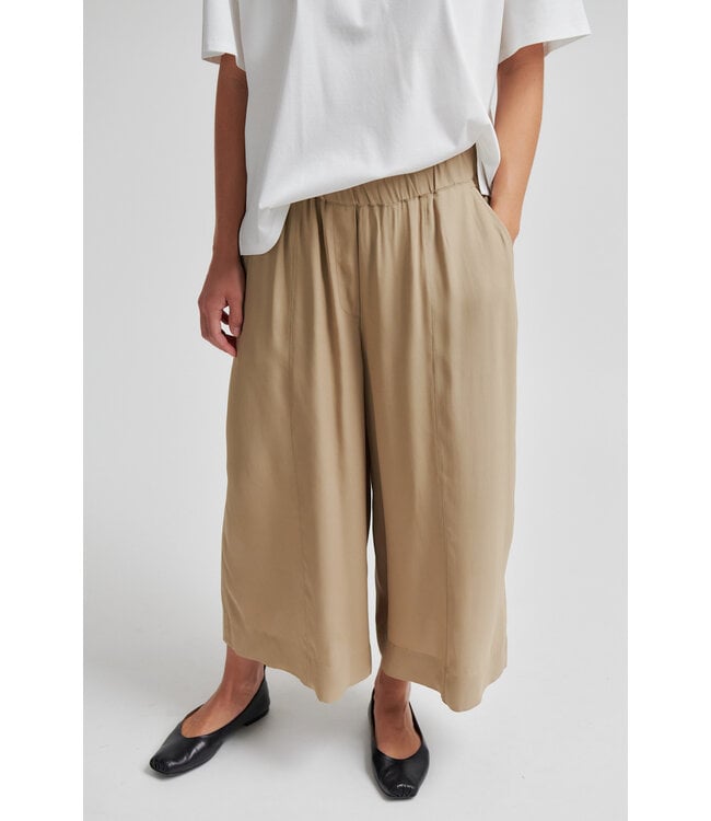 Second Female Grenoble Cropped Trousers