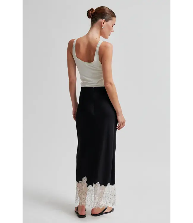 Second Female Wila Skirt