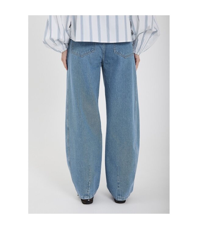 Norr Kenzie Barrel Jeans
